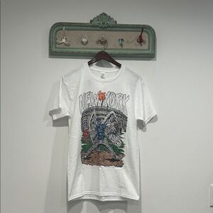 New York Yankee, stadium, skeleton, pitcher White Graphic T-Shirt men’s small